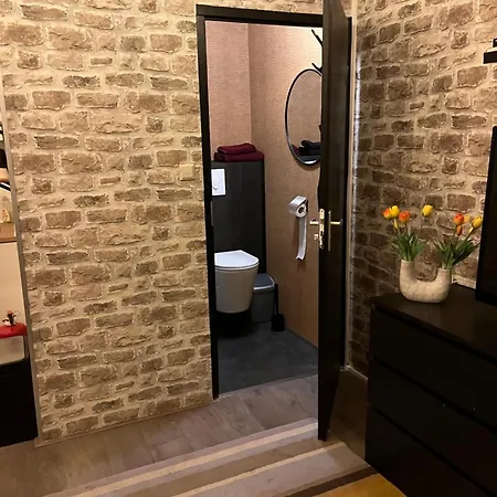 דירה The No Windows 20 Minutes By Bus To Downtown Amsterdam פורמרנד