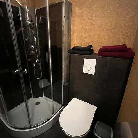 Lejlighed The No Windows 20 Minutes By Bus To Downtown Amsterdam *